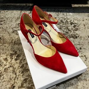 Nine West Wanah Red Suede Kitten Heel Shoes Size 8.5